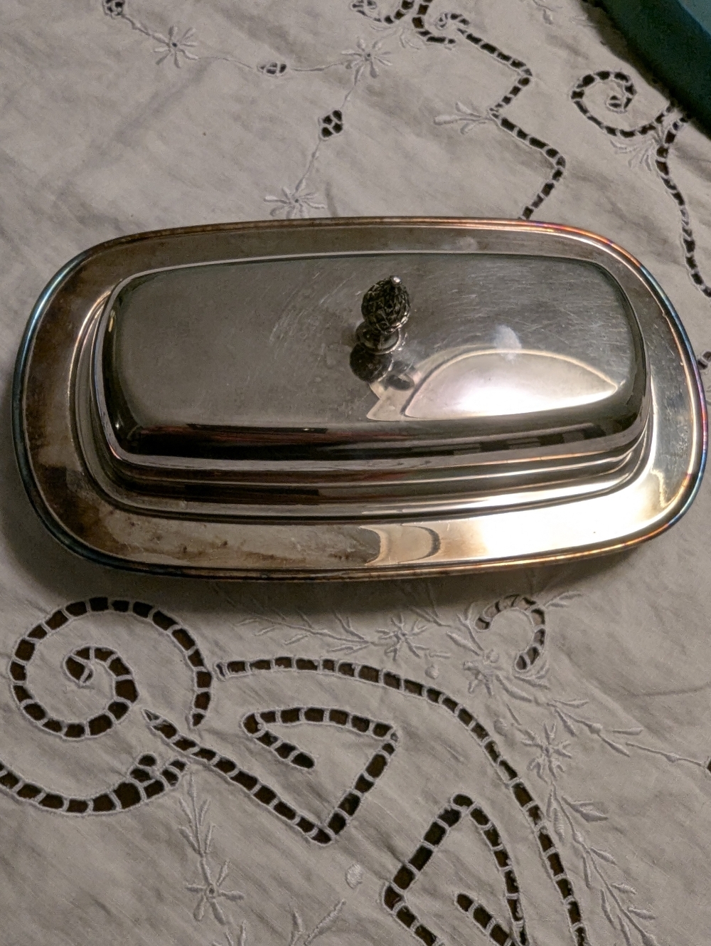 Vintage WM Rogers Silverplate Butter Dish Pineapple handle 8.5 x 4.25 In